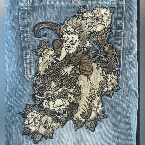 King Jizo Embroidered Jeans Size 34 – Japanese Denim, Lion & Child Design - Picture 4 of 7